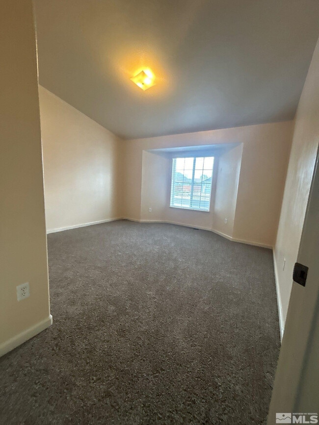 Building Photo - 455 Mallard Way
