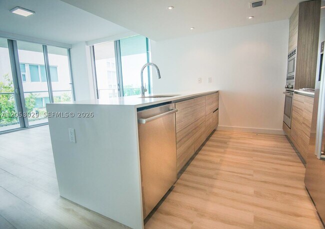 Building Photo - 6620 Indian Creek Dr