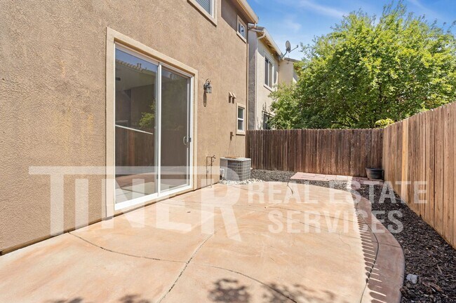 Building Photo - 2371 Snowberry Cir