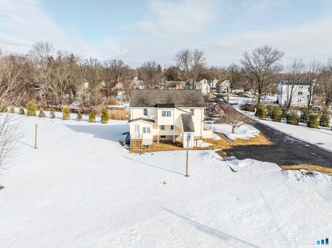 Building Photo - 8 Piney Ridge Rd