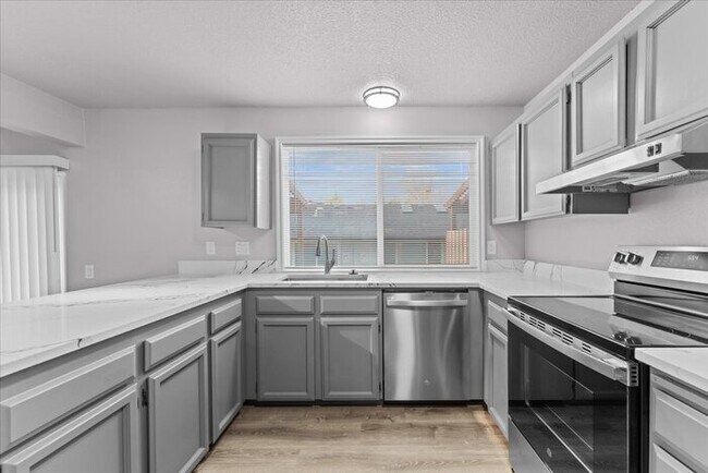 Building Photo - Newly Renovated 3BD/2BA Duplex w/ Garage & Fireplace - Beaverton Highland - $2,595/mo