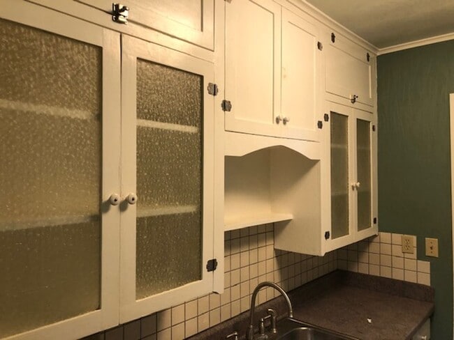 Building Photo - Charming 1-Bedroom Duplex in Historic Gate...