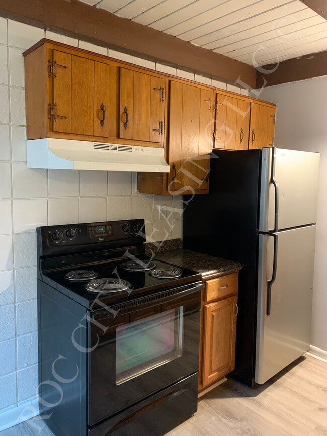 Building Photo - 89 Twin Beeches