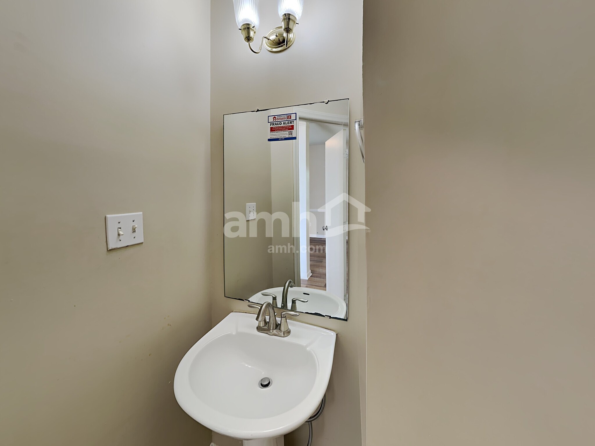 Building Photo - 9817 Stephen Thompson Ln