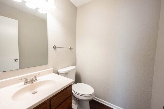 Building Photo - "Charming 4-Bedroom Home in Noblesville with Spacious 2,145 Sq Ft Layout!"