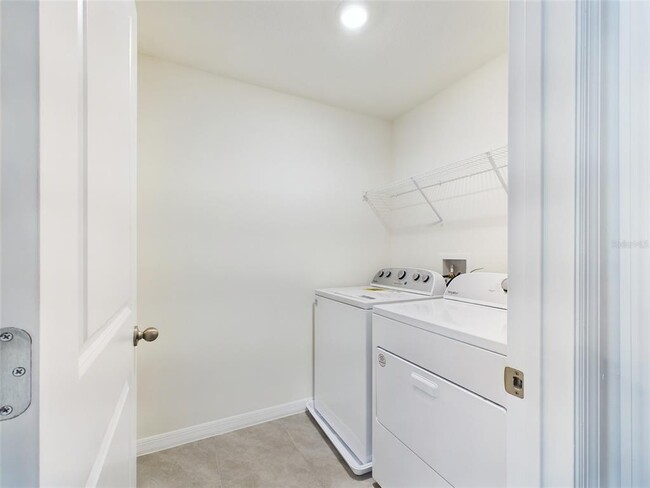 Building Photo - 8626 SW 46th Ave