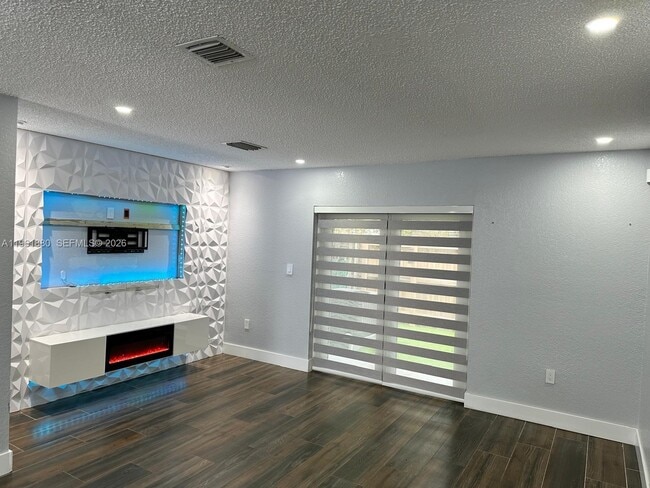 Building Photo - 14307 SW 120th Ct