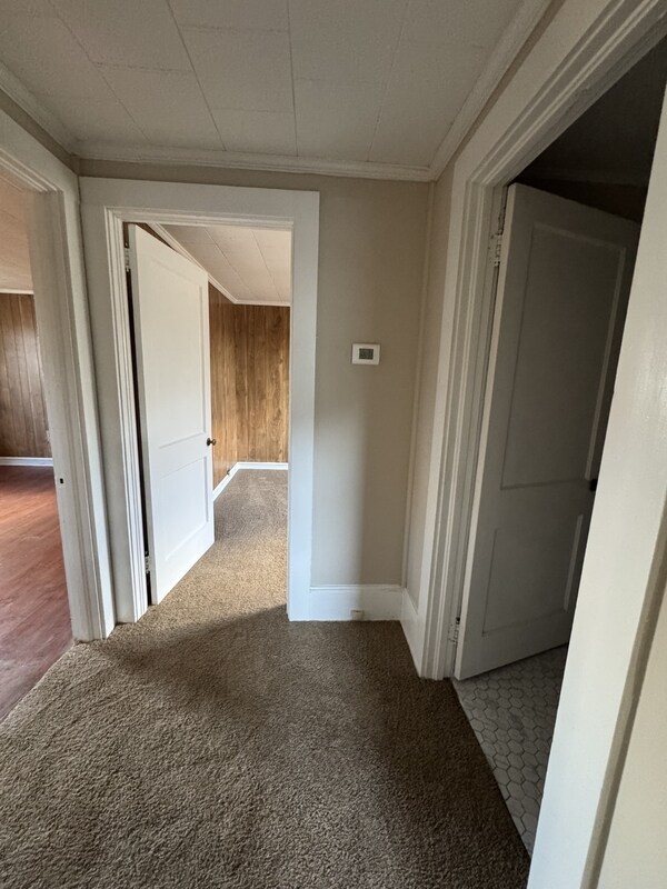 Building Photo - 1470 Hilltop St