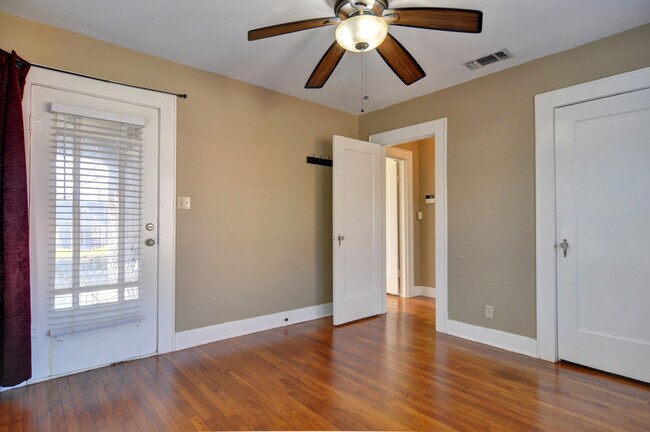 Building Photo - 4128 Pershing Ave