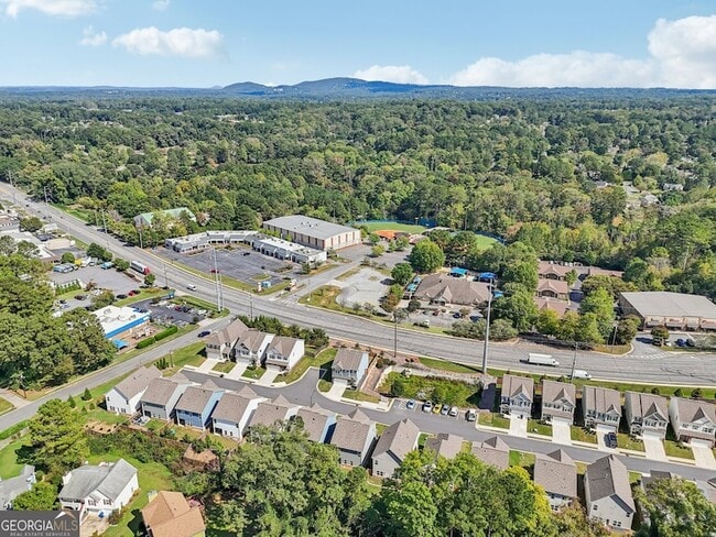 Building Photo - 3890 Clarington Dr