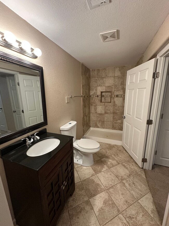 Building Photo - 4 BEDROOM, 3 BATHROOM SINGLE FAMILY HOME WITH OFFICE/BONUS ROOM & 2 CAR ATTACHED GARAGE