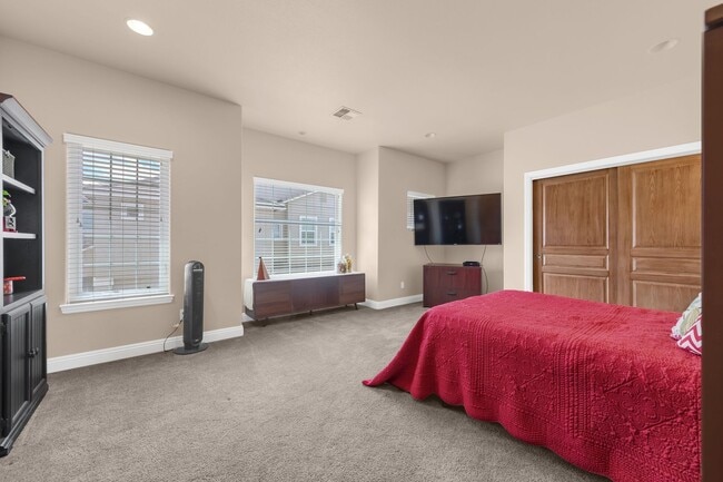 Building Photo - Central 2 Bedroom Home - Reno