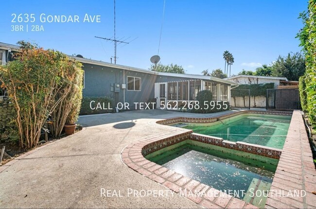 Building Photo - Gorgeous Remodelled 3 Bedroom 2 Bath Pool ...