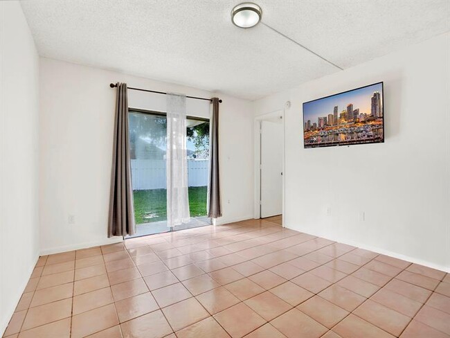 Building Photo - 6001 Shakerwood Cir