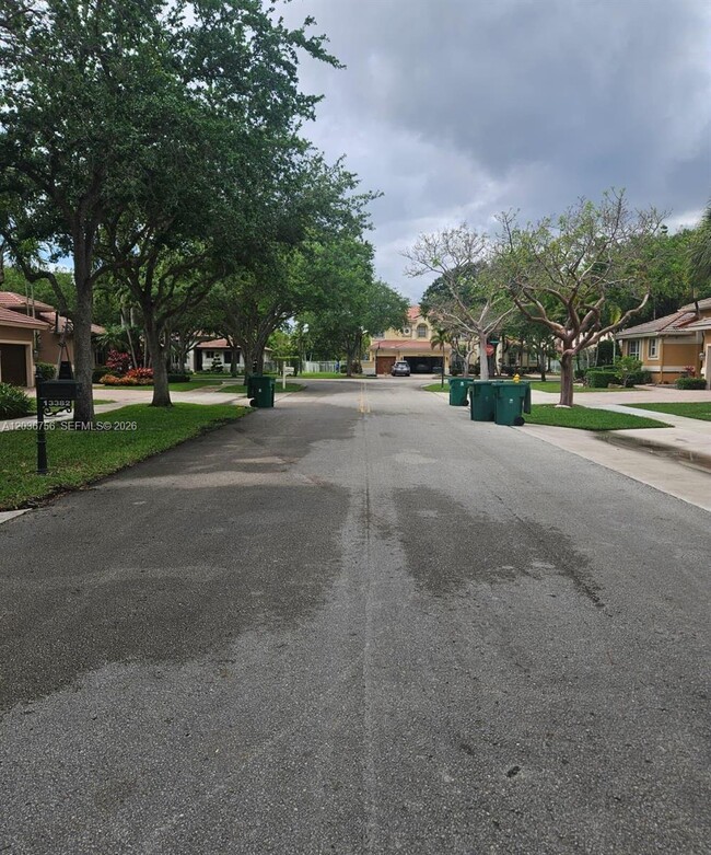 Building Photo - 13382 Lakepointe Cir