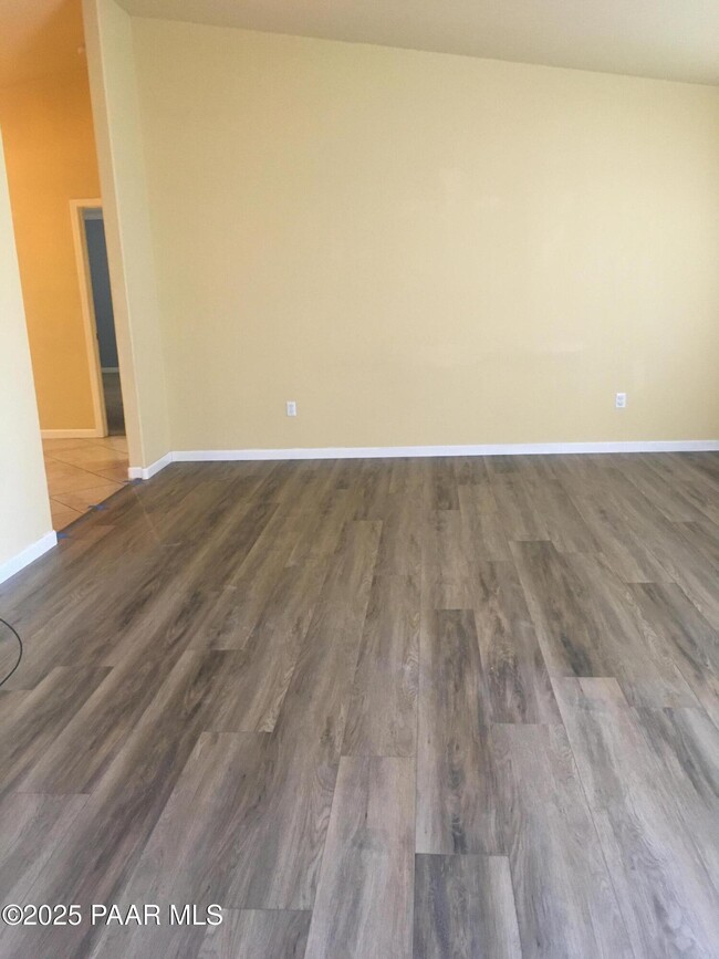 Building Photo - 4288 N Agua Fria Dr