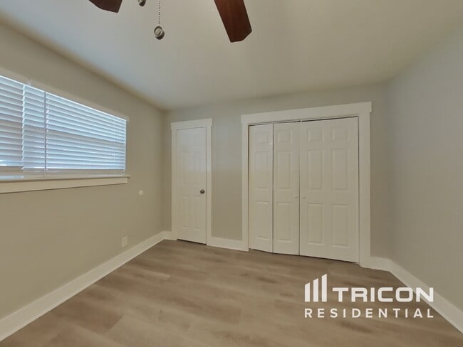 Building Photo - 9330 Highmeadow Dr