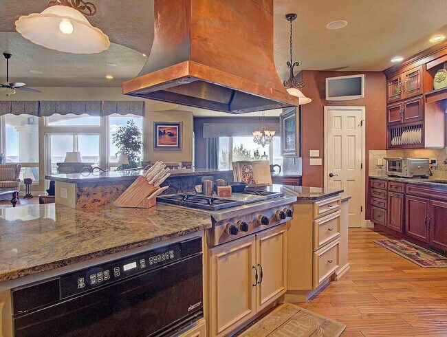 Building Photo - 7975 Ruststone Ct