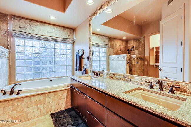 Building Photo - 10193 E Bayview Dr