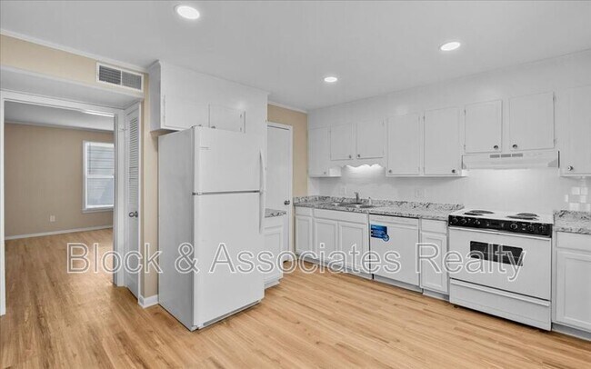 Building Photo - 1624 Spring Garden St