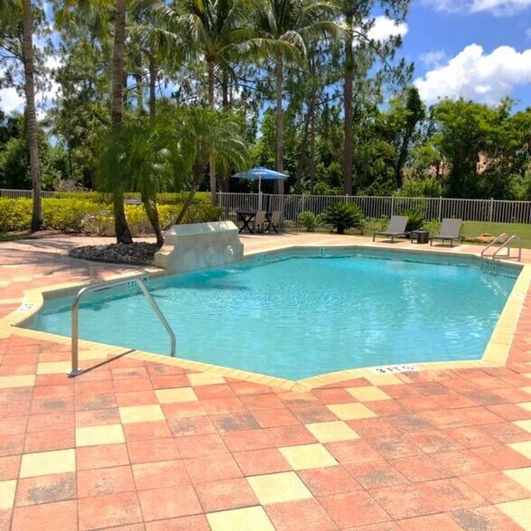 Building Photo - 8275 Ibis Club Dr