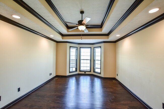 Building Photo - Pet Friendly with No Backyard Neighbors!