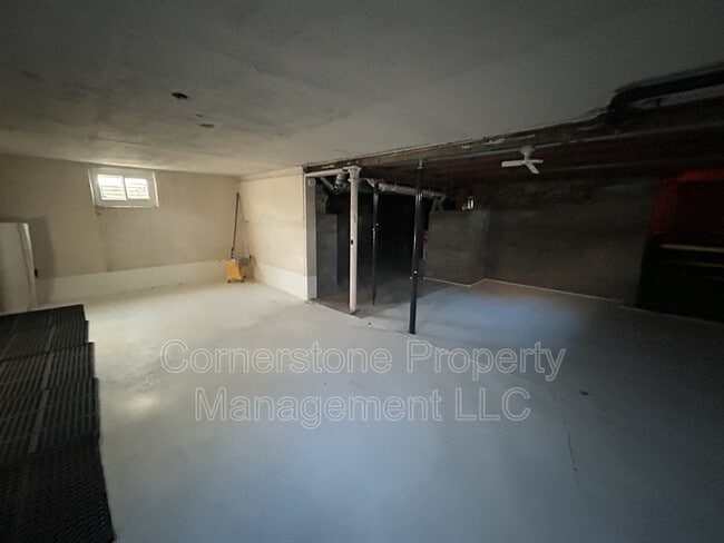 Building Photo - 1011 Cedar St