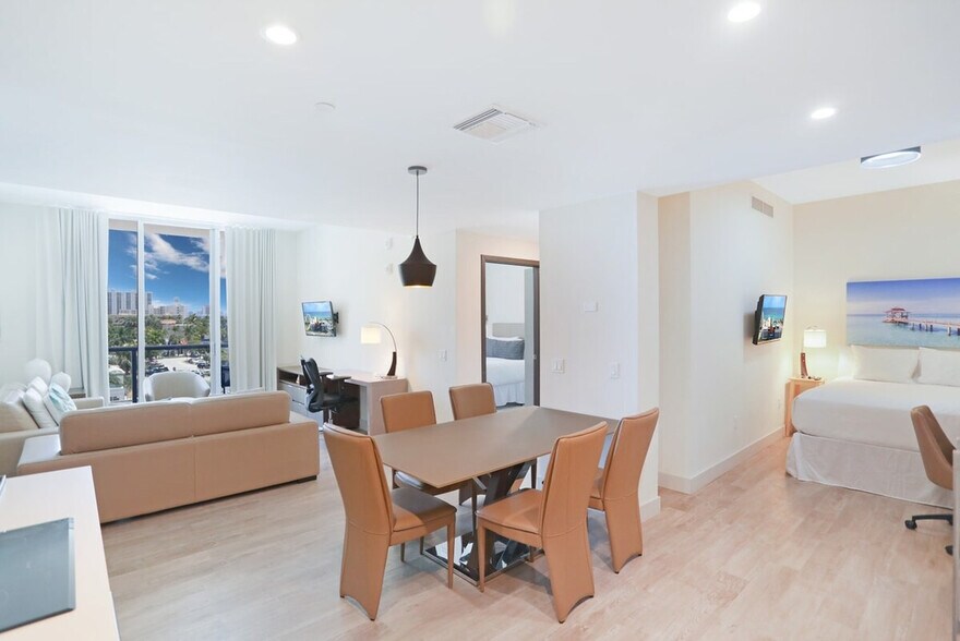 Building Photo - 777 N Ocean Dr