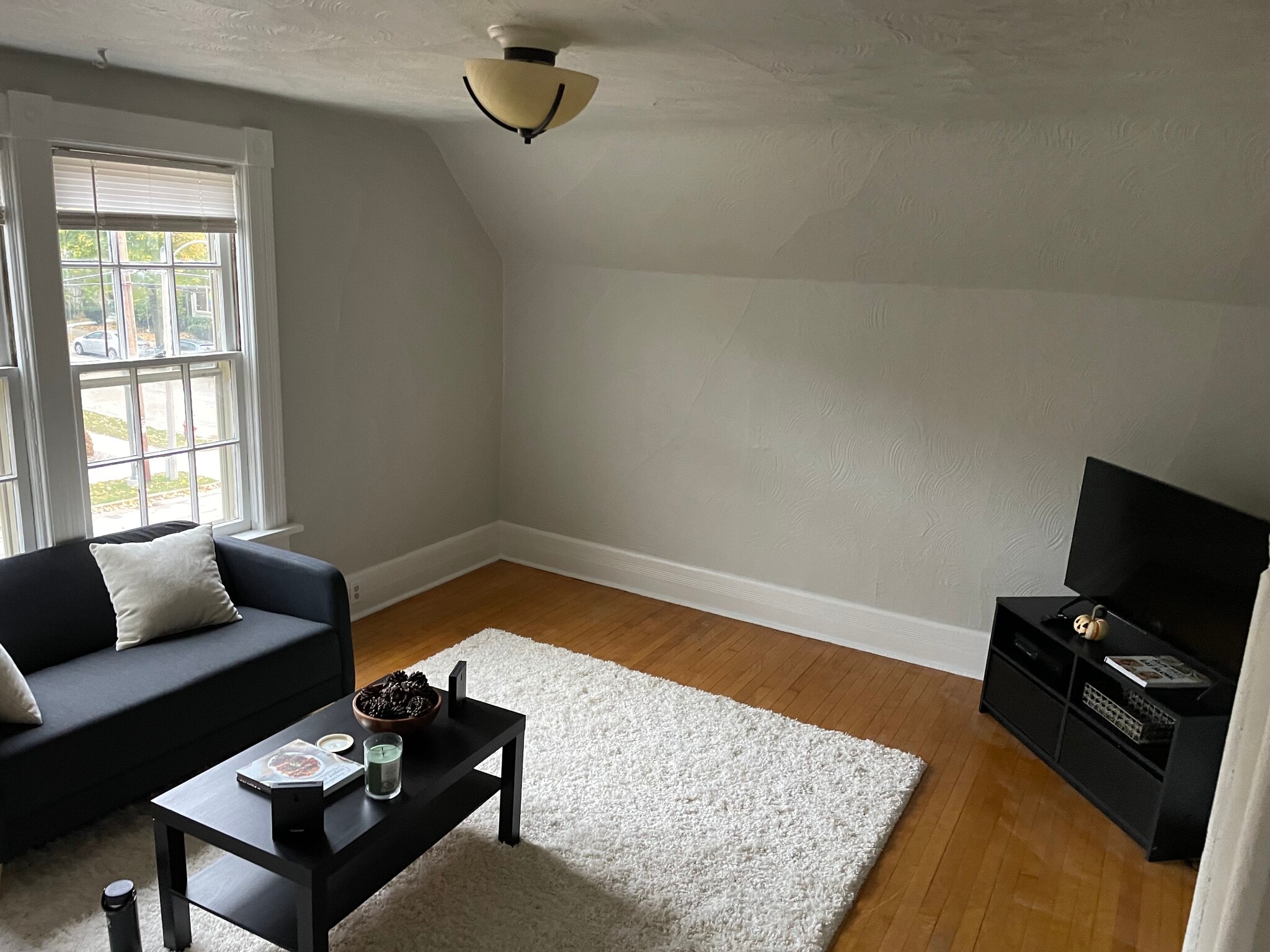 Building Photo - 2247A N. Summit Ave