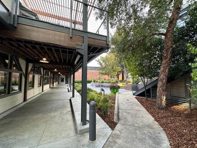 Building Photo - 116 S 1st St