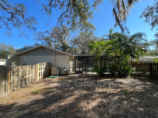 Building Photo - 1200 Lake Valrico Ln