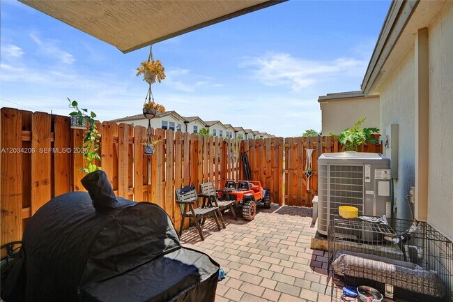 Building Photo - 24280 SW 128th Ave