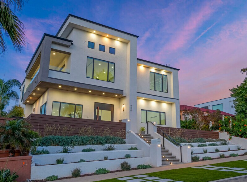Street View - 4386 Newport Ave