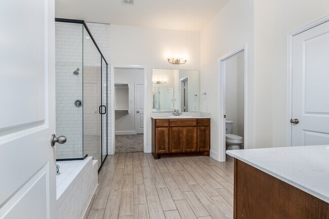 Building Photo - 21119 Bradford Grove Dr