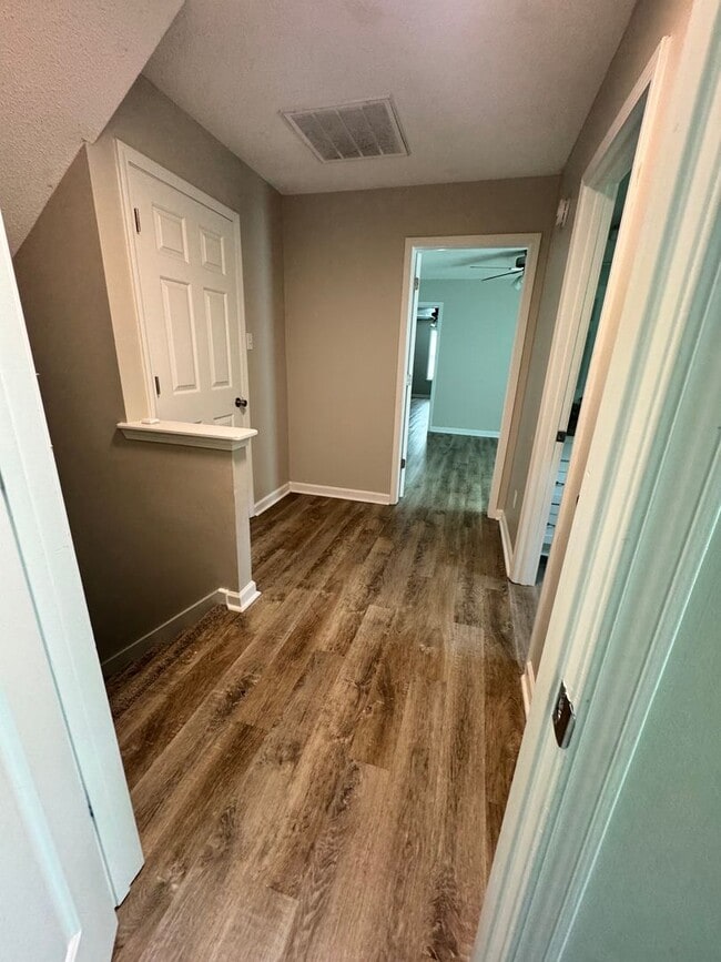 Building Photo - 386 Wylie Dr