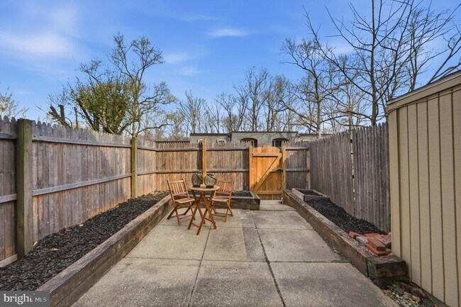 Building Photo - 8230 Carrleigh Pkwy