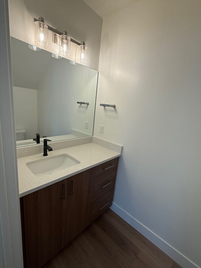 Building Photo - Half off first months rent - Beautiful townhome with 2 car garage, Central Air and Master Suite