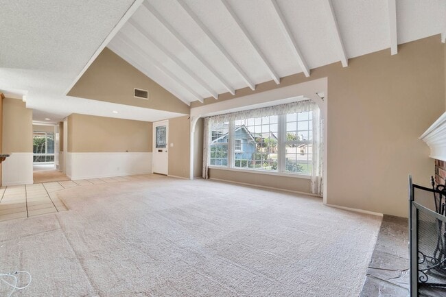 Building Photo - Charming Rossmoor Home