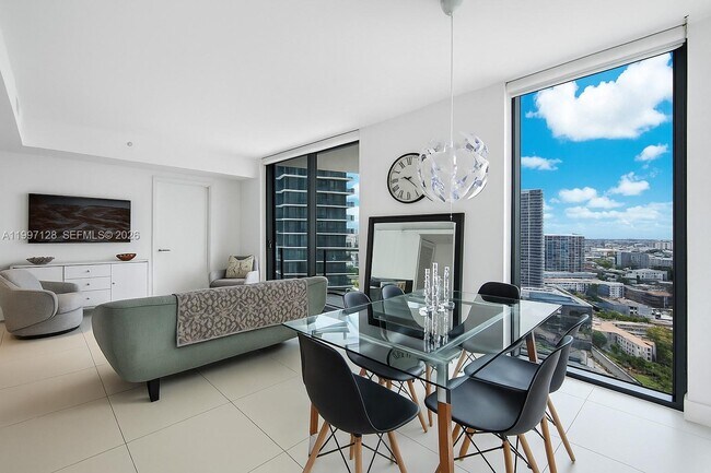 Building Photo - 501 NE 31st St