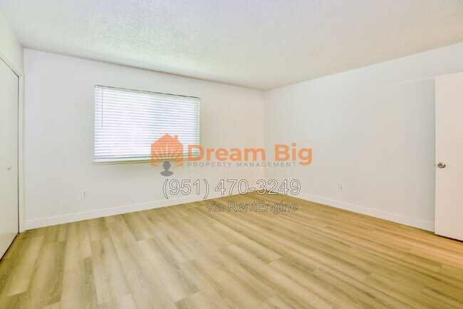Building Photo - 5155 Harriett Cir