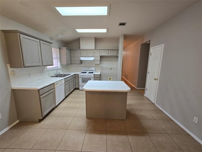 Building Photo - 3316 Texas Topaz Dr
