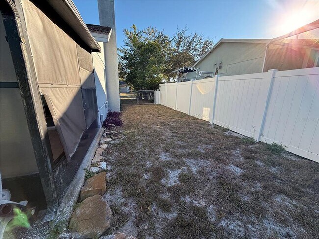 Building Photo - 10922 Tail Feather Ct