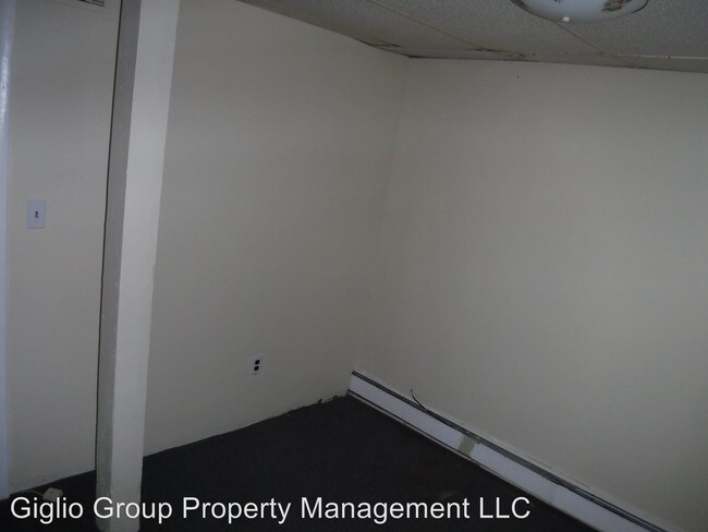 Building Photo - 301 Wayne St