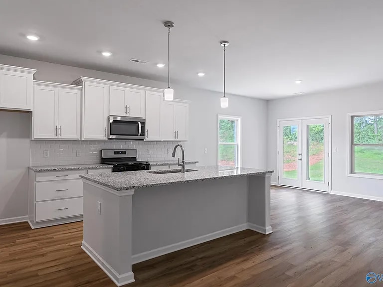 Kitchen - 104 Striker Ln