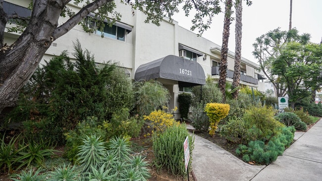 Building Photo - 16721 Sherman Way