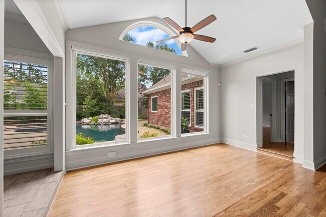 Building Photo - 165 W Shadowpoint Cir