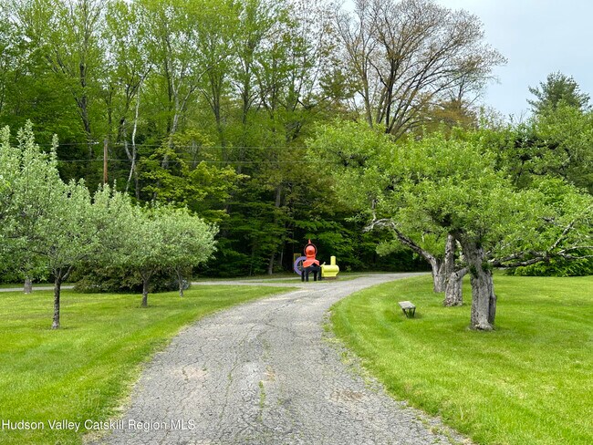 Building Photo - 4666 NY-212