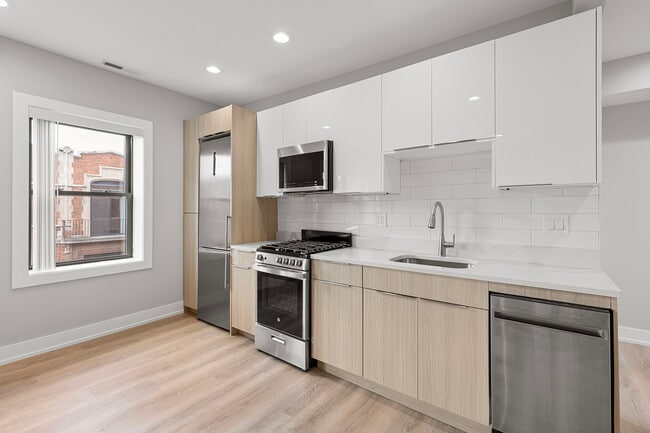 Building Photo - 1548 W Juneway Terrace