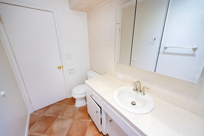 Building Photo - 4646-48 Louisiana St