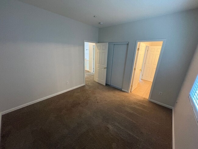 Building Photo - Great Two Story Large Bedroom, Bath Downst...